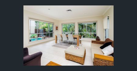 Breathtaking home in much sought-after Azzurra Island - Photo 3