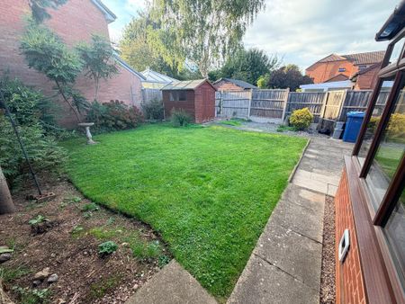2 bedroom semi-detached bungalow to rent - Photo 5
