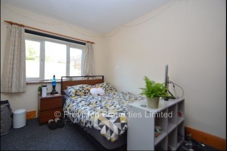 Luxury 6 Bedroom, Student Houses, Hyde Park, Leeds - Photo 3