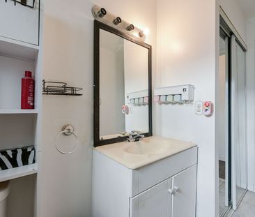 For Lease - 10 Heatherside Court, Brampton, Ontario - Photo 4