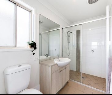 Modern Family Living in Quiet Cul-De-Sac - Photo 3