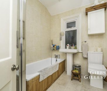 3 bedroom semi-detached house to rent - Photo 4