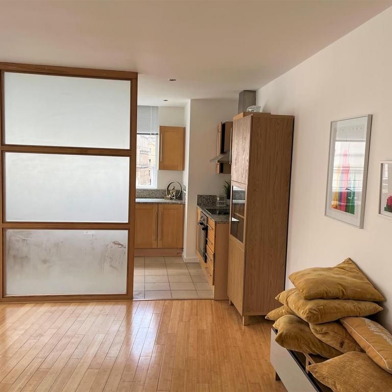 2 bedroom apartment to rent - Photo 1