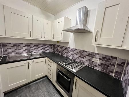 2 bedroom terraced house to rent - Photo 5