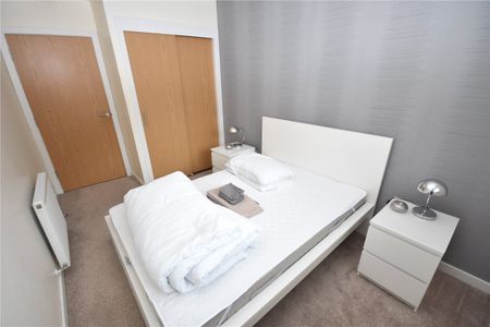 3 bedroom apartment to rent - Photo 3