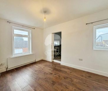 3 bedroom flat to rent - Photo 4