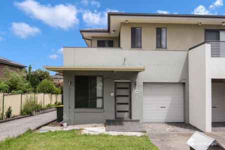 Well Presented Three Bedroom Duplex In Girraween School Catchment! - Photo 5