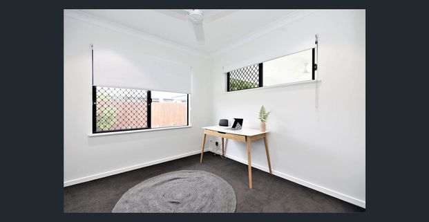 LARGE FAMILY HOME - Photo 1