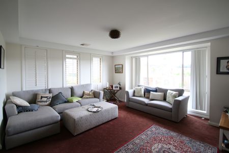 8 Gregory Place, Orange NSW 2800 - House For Rent | Domain - Photo 3