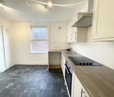 2 bedroom maisonette to rent - Photo 5