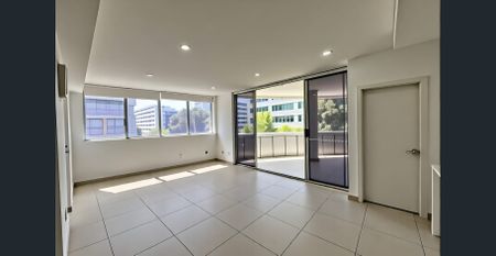 Spacious 3-Bedroom, 2-Bathroom Fully Unfurnished Apartment in the Heart of Mascot - Photo 2