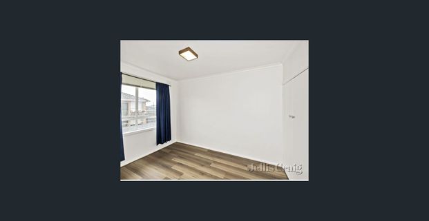 Light and Bright - Photo 1