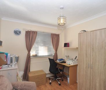 3 bedroom semi-detached house to rent - Photo 4