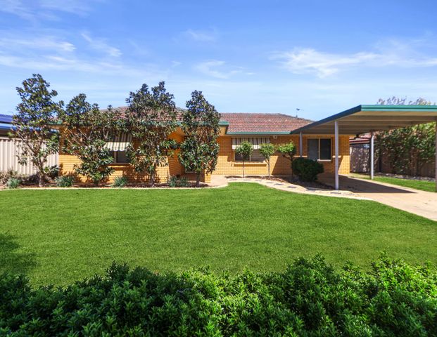 9 Lyons Crescent Forest Hill NSW - Photo 1