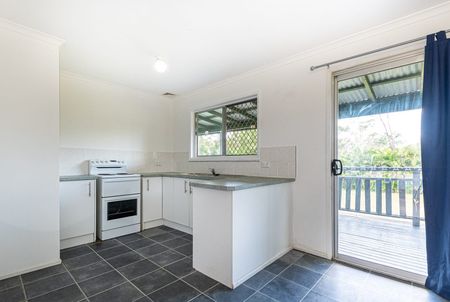 Highset home in Great Location With Dual Living Potential - Photo 3