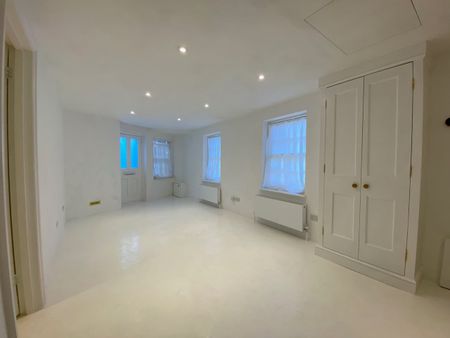 1 Bed Detached House, Holly Terrace, N6 - Photo 2