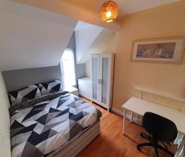 Room 6, 31 Sandhurst Drive, Stranmillis, Belfast, BT9 5AY - Photo 2
