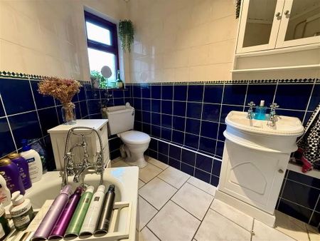 22b Lower Braniel Road, Belfast, BT5 7JQ - Photo 3