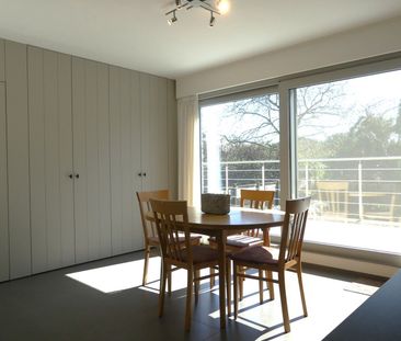 Prachtig afgewerkt appartement met groot en zonnig terras - Photo 4