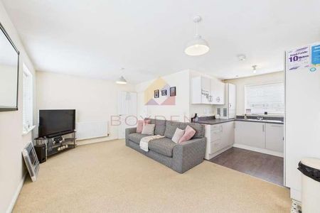 Pipit Court, Stanway, CO3 - Photo 4