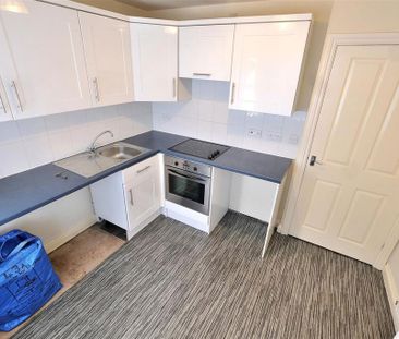 2 bedroom semi-detached house to rent - Photo 2