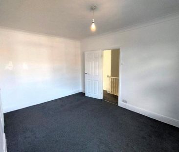 4 bedroom terraced house to rent - Photo 2