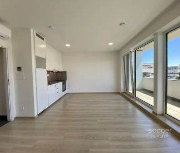 Nový apartmán s terasou a parkovacím stáním v prestižní čtvrti. - Photo 4