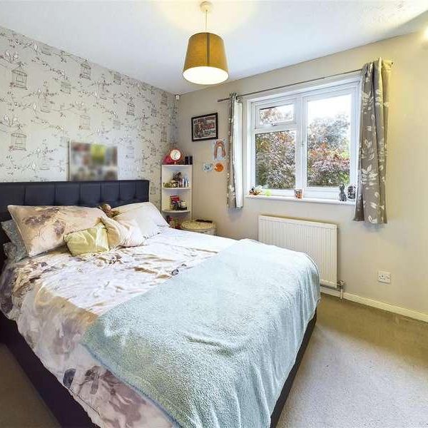 Shaw Drive, Walton-on-thames, KT12 - Photo 1