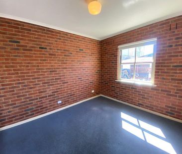 FUNKY FITZROY LIFESTYLE AWAITS - Photo 6