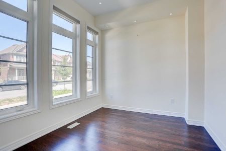 For Lease - 153 Roy Harper Avenue, Aurora, Ontario - Photo 2