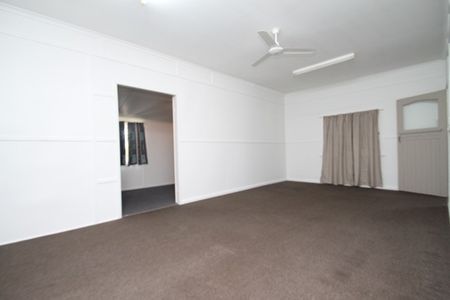 10 Hill Crescent, West Gladstone - Photo 4