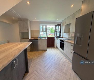 3 bedroom semi-detached house to rent - Photo 6