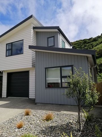 Churton Park 4 bedrooms plus study + 3 bathrooms - Photo 5