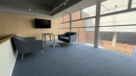 To Let - Photo 4