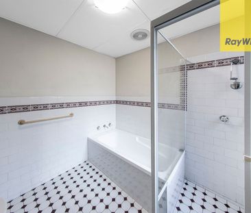 LARGE TWO BEDROOM APARTMENT 350 METERS FROM STATION - LOCATION AND ... - Photo 6