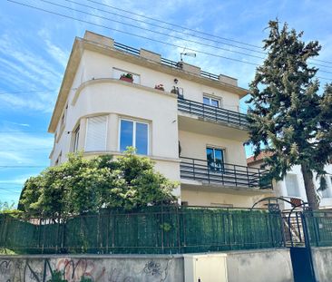 Location Appartement 2 pièces 50m² MARSEILLE 9ème - Photo 3