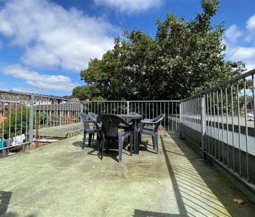 4 bedroom house share to rent - Photo 4