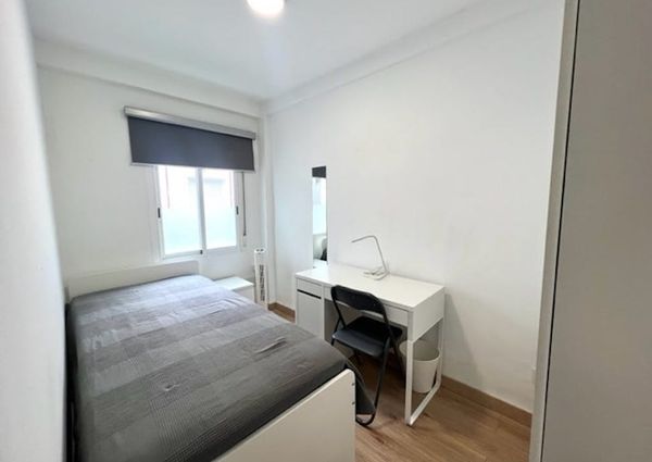 Calle León, Getafe, Community of Madrid 28903