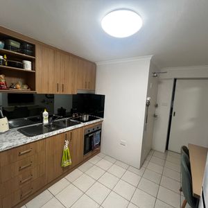 Quiet living studio for lease now! - Photo 2