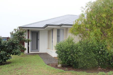 2/38 Parkview Drive, GLENVALE - Photo 3