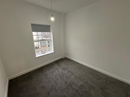 High Street, Tutbury, Burton-On-Trent - Photo 3