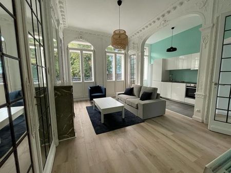 Appartement à Louer à LILLE 1675 € - Photo 3