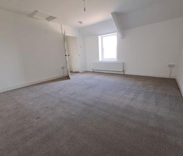 2 bedroom semi-detached house to rent - Photo 4