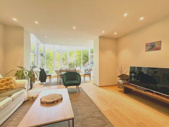 Exceptionally charming, RENOVATED house in a quiet street - Photo 1