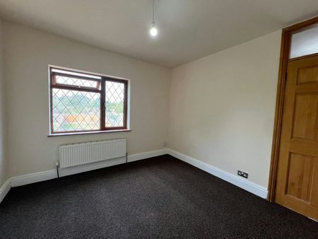 Semi-detached house to rent on - Photo 3