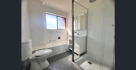 Charming 2-Bedroom Townhouse in prime location of Baulkham Hills - Photo 3