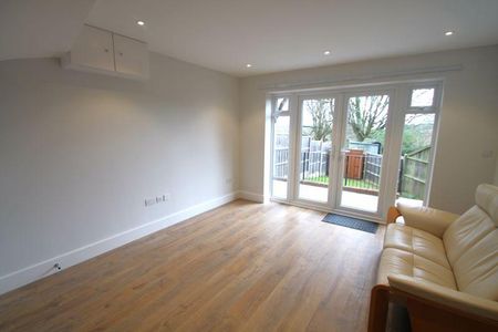 2 bedroom detached house to rent - Photo 2