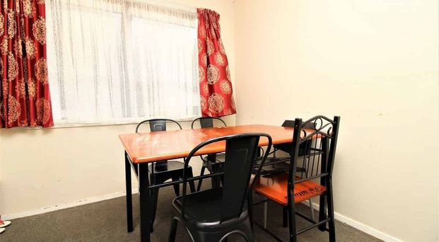 Spacious Family Home in a Peaceful Cul-de-Sac - Photo 1