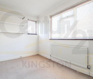 4 bedroom link detached house to rent - Photo 3