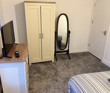 Room in a Shared House, Laird Street, CH41 - Photo 4